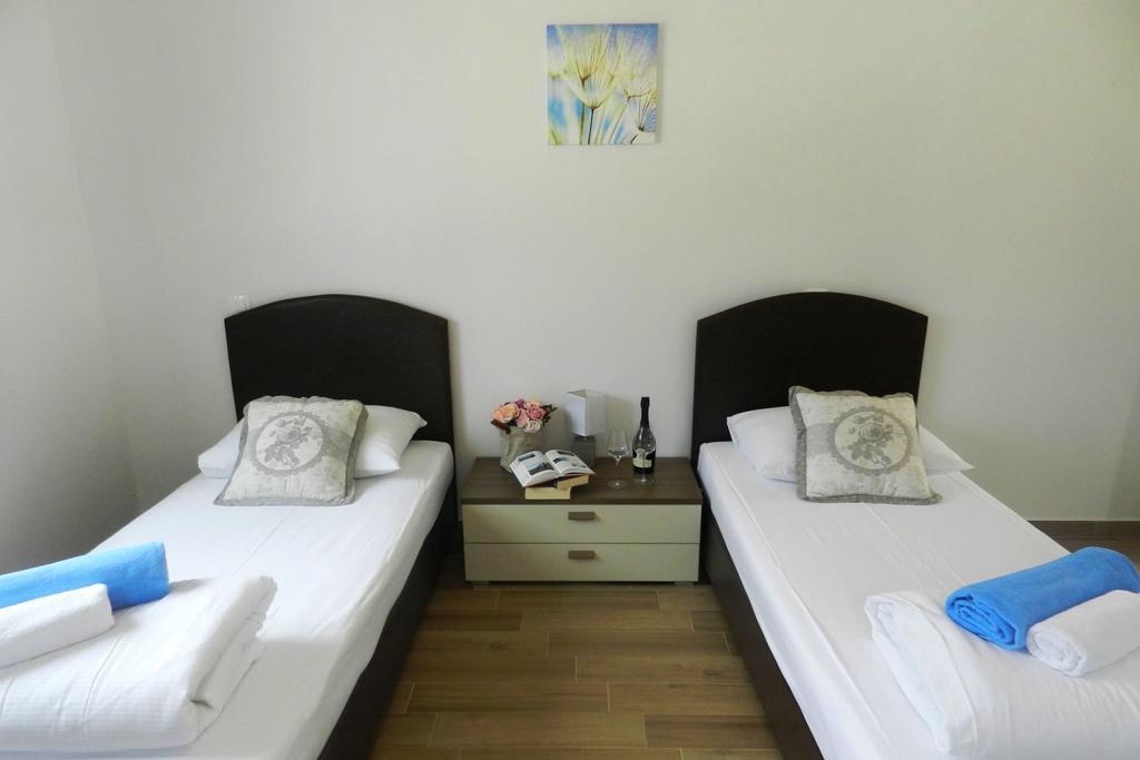 Villa Aura Yourcroatiaholiday Drenje  ภายนอก รูปภาพ